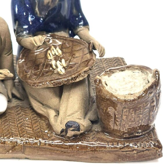 Mudman Japanese Ceramic Figurine Of Farmers Sorting Produce Vintage JE393 - Picture 3 of 9